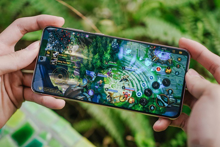 Top điện thoại Samsung có màn hình đẹp nhất năm 2021