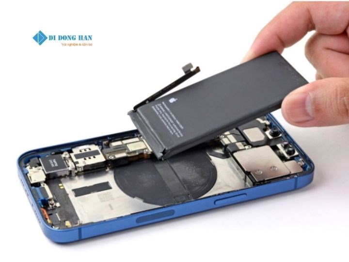 iPhone sử dụng bao lâu thì cần thay Pin? Giá thay pin mới và những điều cần biết
