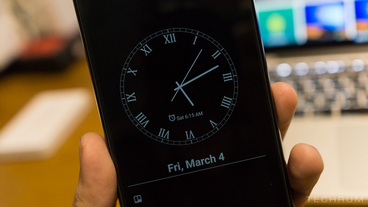 Trải nghiệm 2 cách hiển thị đồng hồ trên màn hình chờ Android