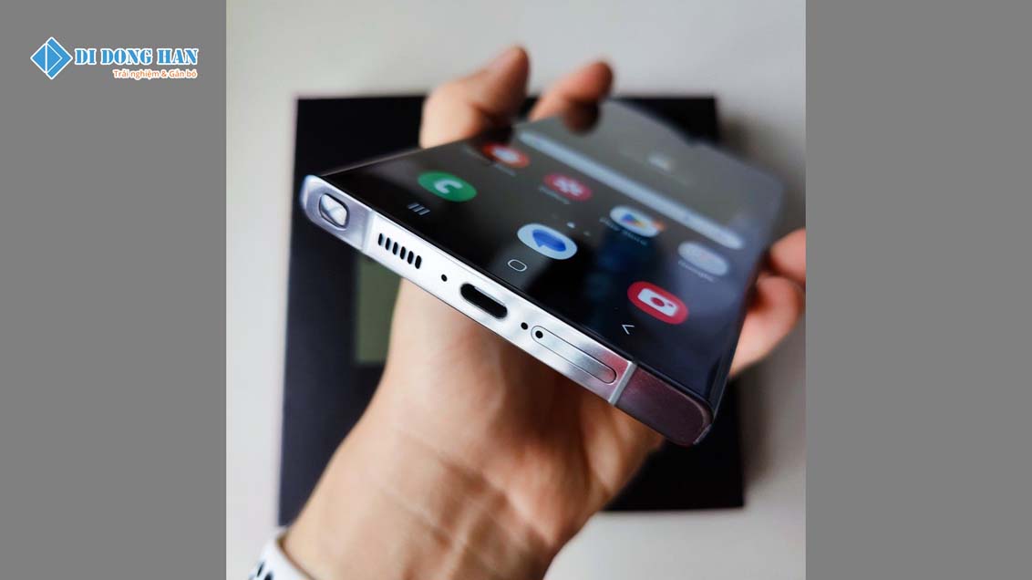ưu và nhược điểm của công nghệ màn hình cong.jpg