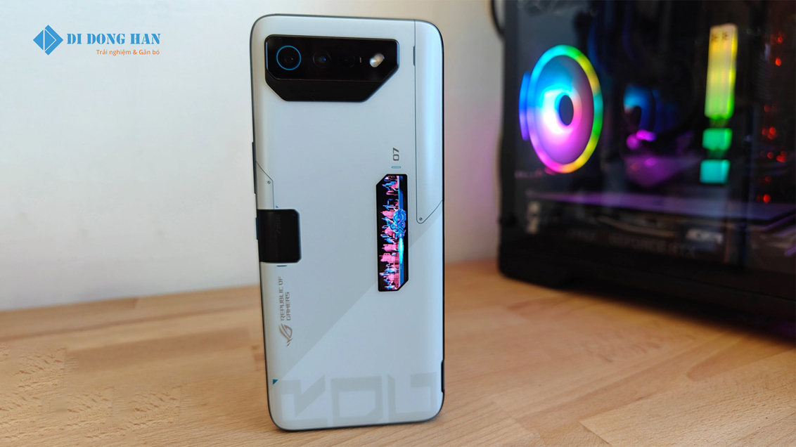 ASUS ROG phone 7.jpg