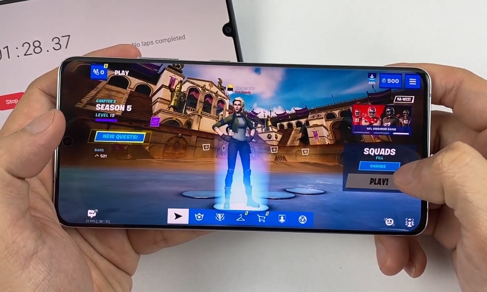Bộ chip Exynos 2100 giúp máy xử lý nhanh nhạy các tác vụ hằng ngày và chơi game dung lượng n