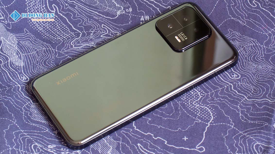thiết kế mặt lưng của Xiaomi 13.jpg