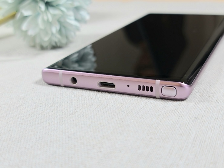 Cạnh dưới của Galaxy Note 9 xách tay Hàn Quốc