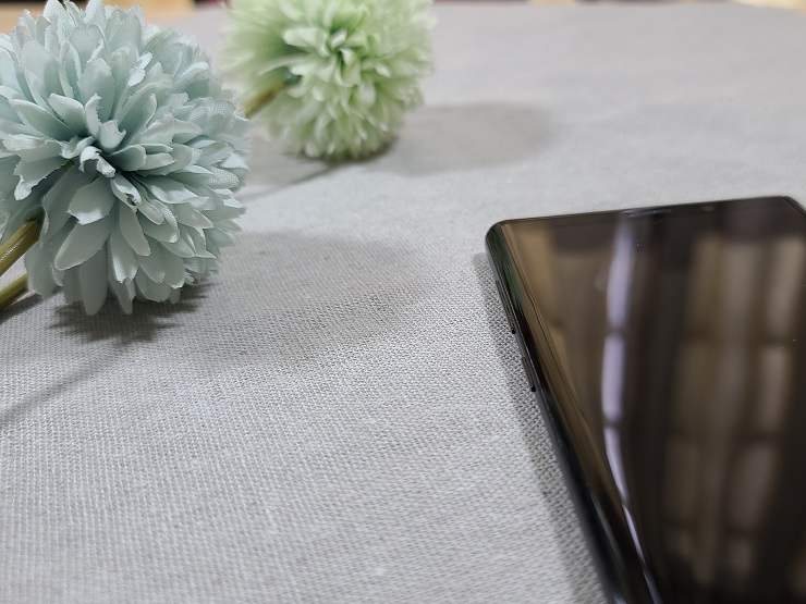 Cạnh trái của Galaxy Note 9 xách tay Mỹ