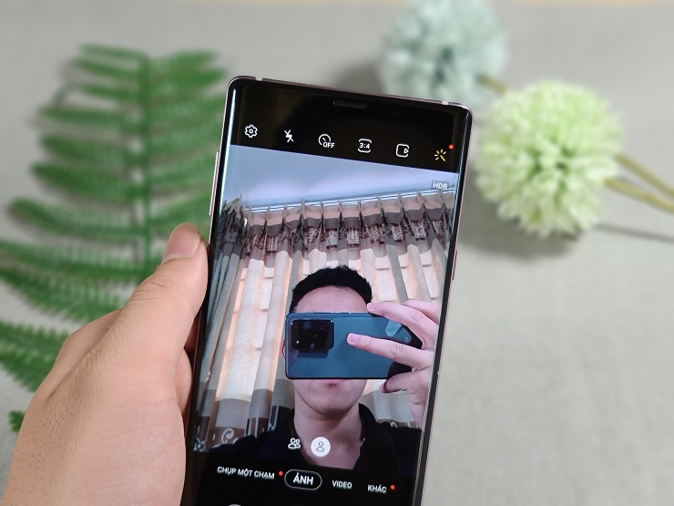Camera trước của Galaxy Note 9 xách tay Hàn Quốc