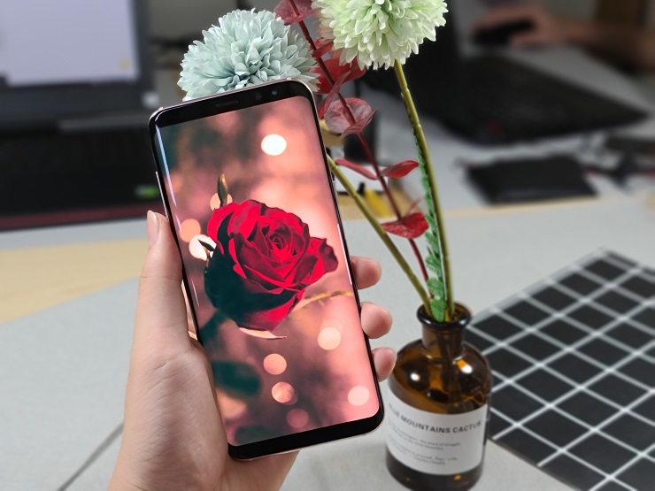 Màn hình hiển thị của Galaxy S8 Plus xách tay Hàn Quốc