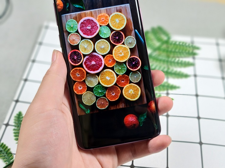 Màn hình sắc nét trên Galaxy S9 Plus xách tay Hàn Quốc