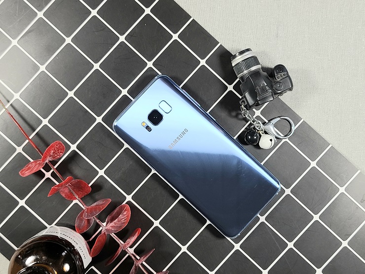Mật lưng của Galaxy S8 xách tay Hàn Quốc