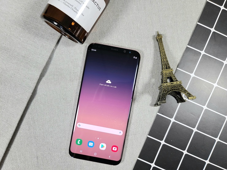 Thiết kế mặt trước của Galaxy S8 Plus xách tay Hàn Quốc